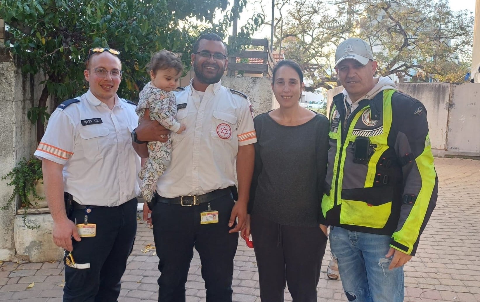 נס חנוכה: פראמדיקים של מד